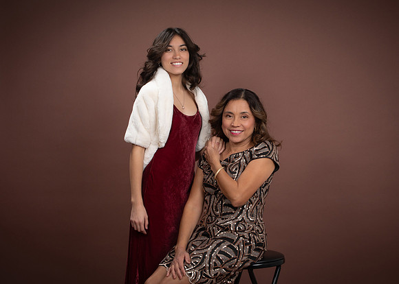 2023_12_Garcia-Family_008